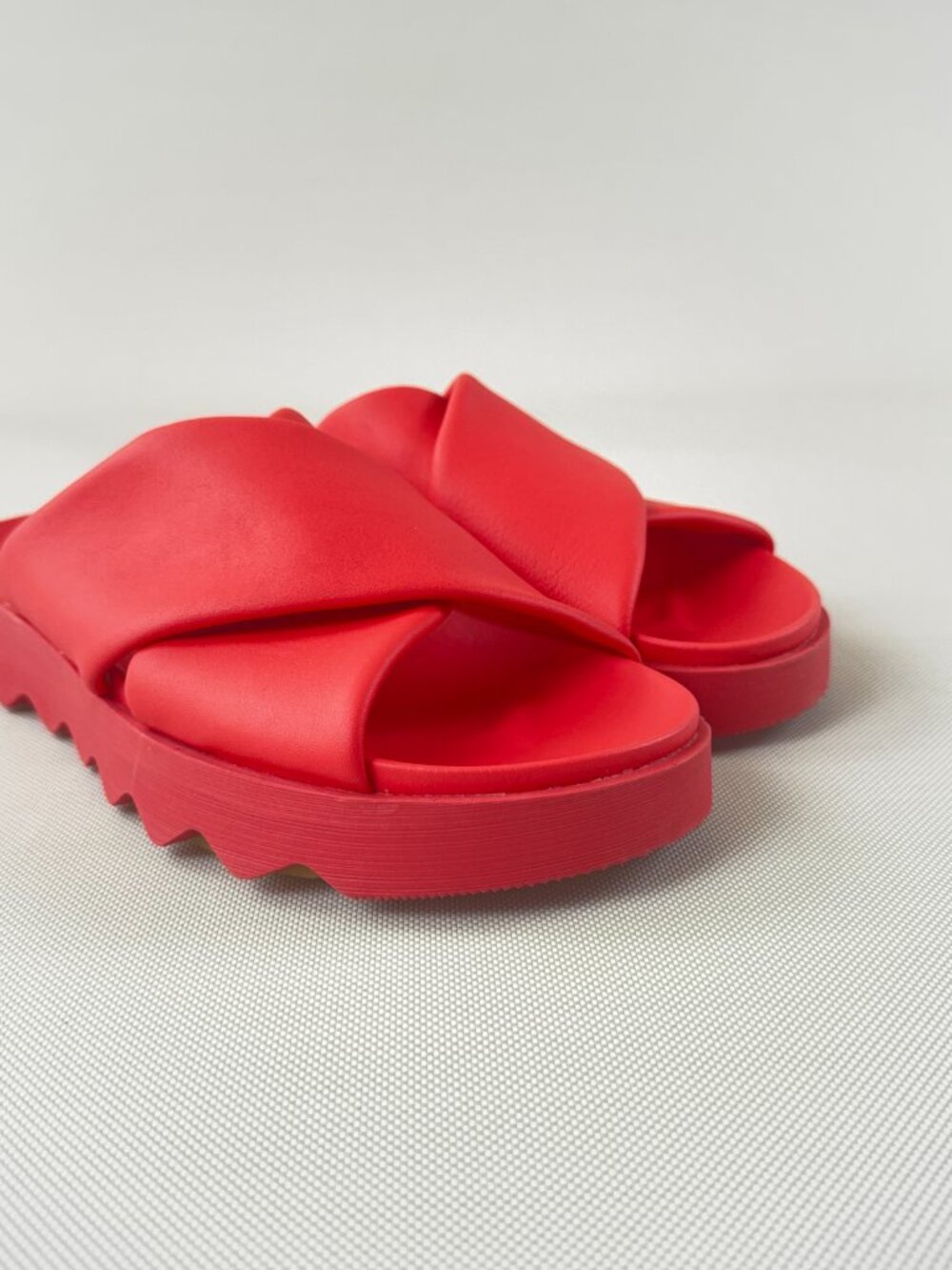 SOREL Viibe Crisscross Slide Sandals Size 10 Women Red Leather Strap NWOT - Picture 9 of 16